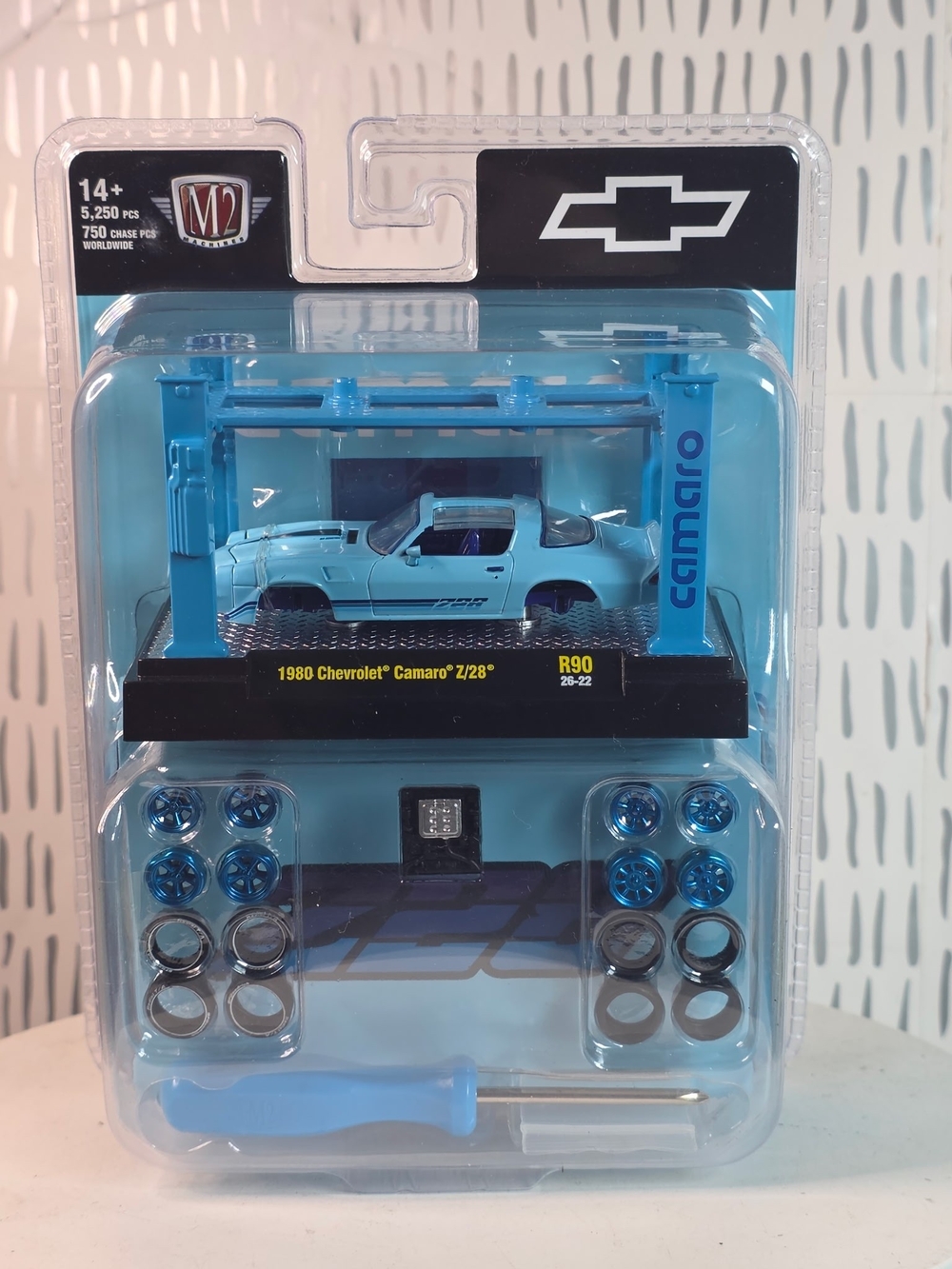 2026 M2 MACHINES Z28 CHASE 1/750 Model Kit 1980 Chevrolet Camaro Blue 1:64